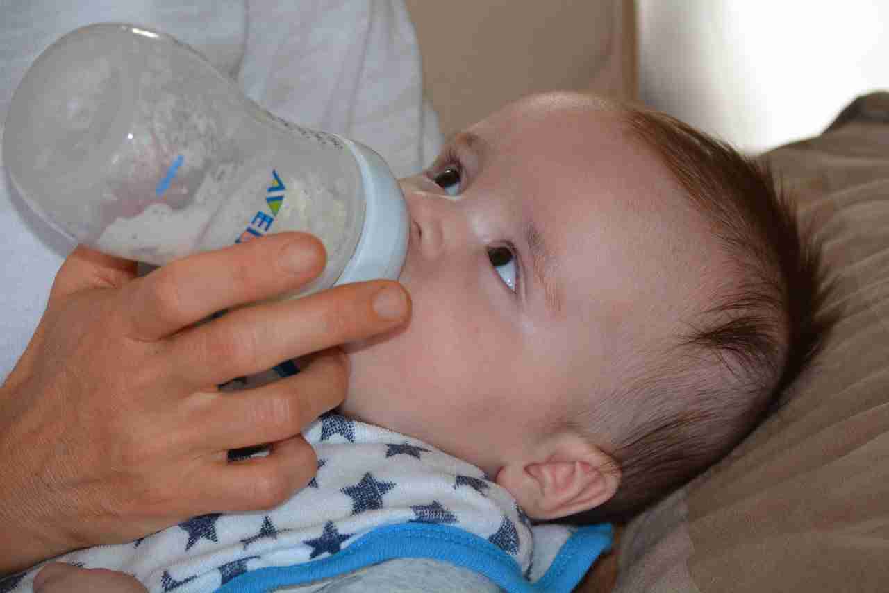 defective baby bottle milk burn