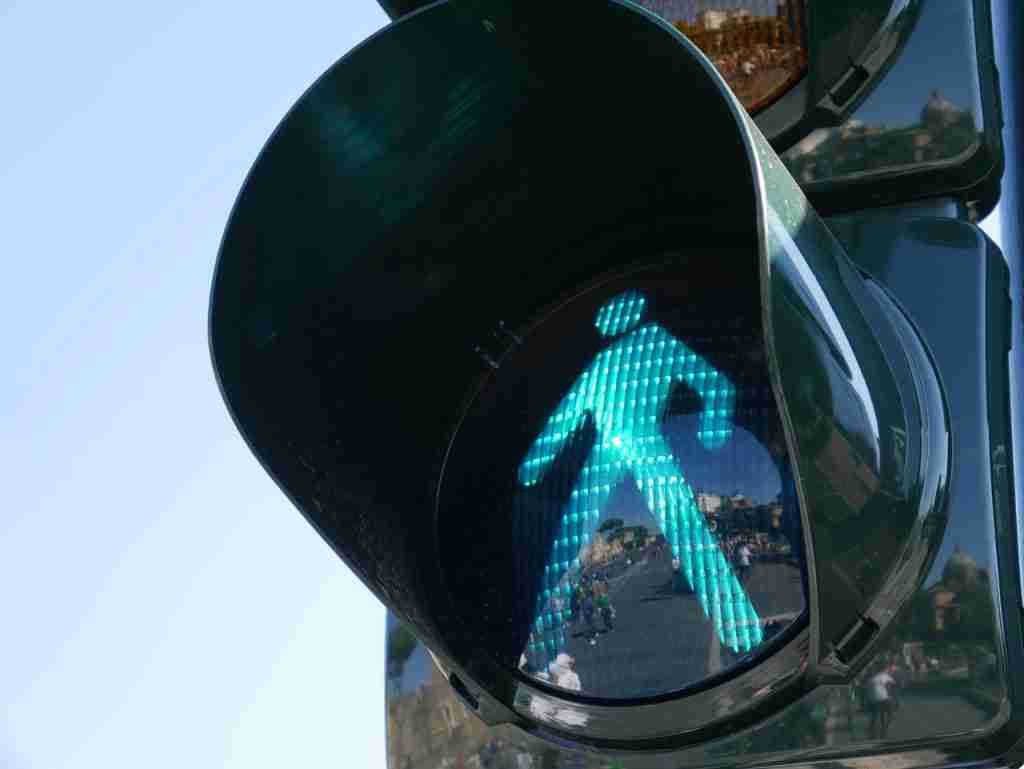 pelican pedestrian crossing
